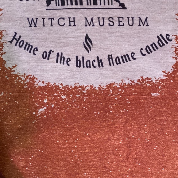 Sanderson Witch Museum Short Sleeve Tee - Picture 4 of 9